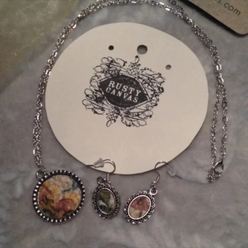 NEW Rusty Canvas Vintage Wallpaper Necklace/Earrings